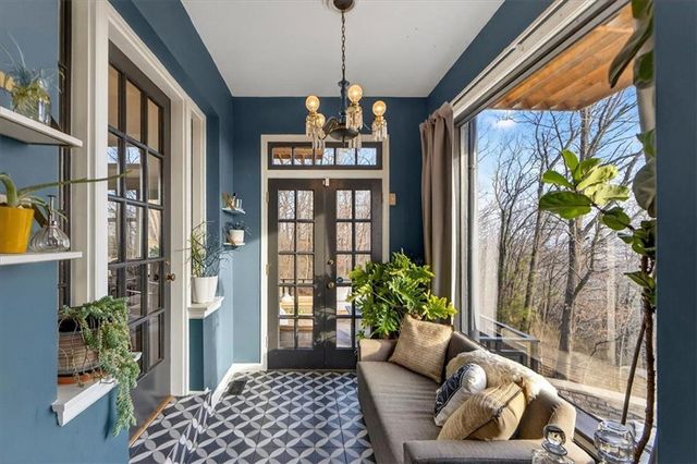 3718 N Briarcliff Road, Kansas City, MO 64116