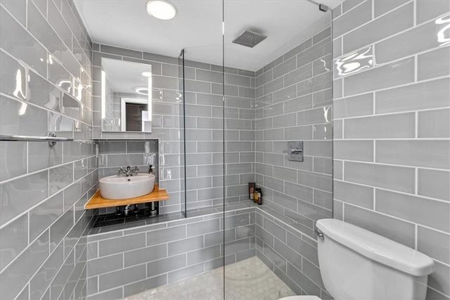 3718 N Briarcliff Road, Kansas City, MO 64116