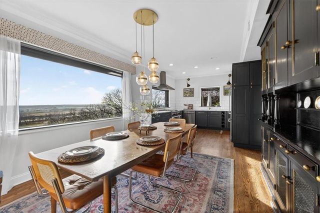 3718 N Briarcliff Road, Kansas City, MO 64116