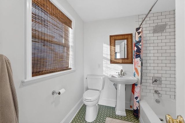 3718 N Briarcliff Road, Kansas City, MO 64116