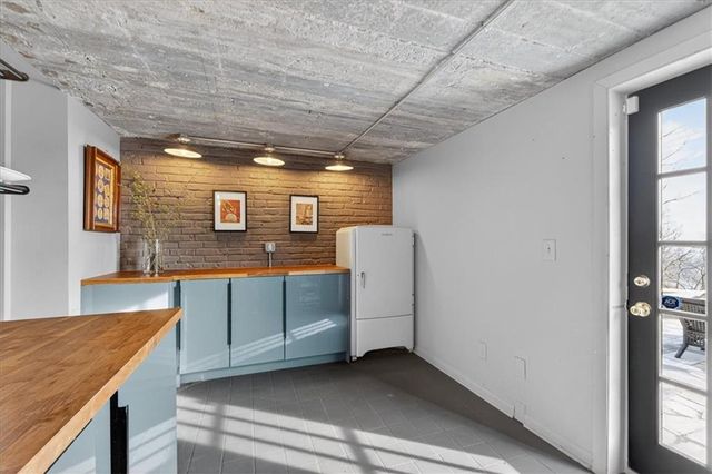 3718 N Briarcliff Road, Kansas City, MO 64116