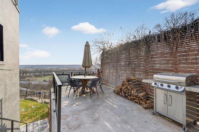 3718 N Briarcliff Road, Kansas City, MO 64116