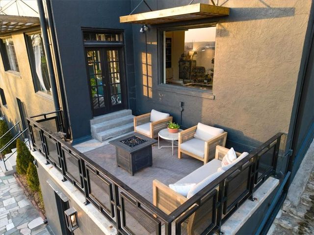 3718 N Briarcliff Road, Kansas City, MO 64116