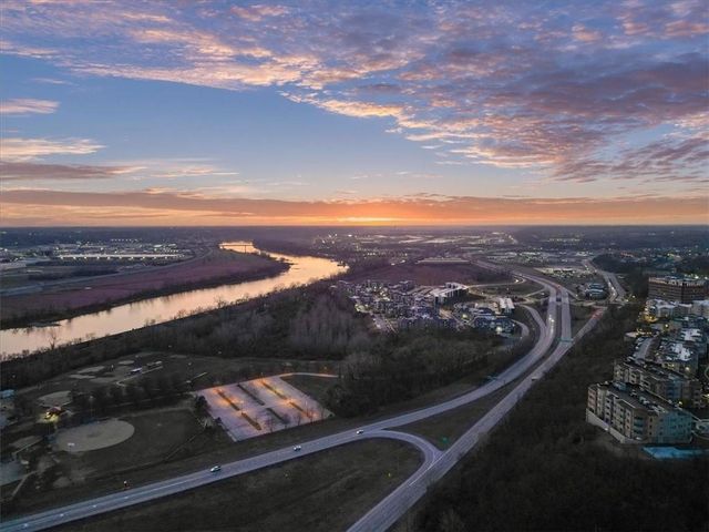 3718 N Briarcliff Road, Kansas City, MO 64116