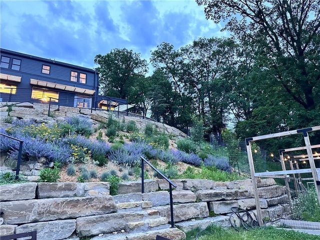 3718 N Briarcliff Road, Kansas City, MO 64116