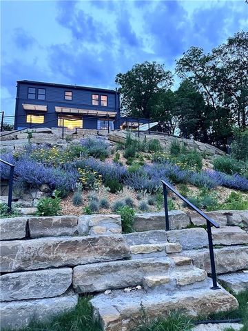 3718 N Briarcliff Road, Kansas City, MO 64116