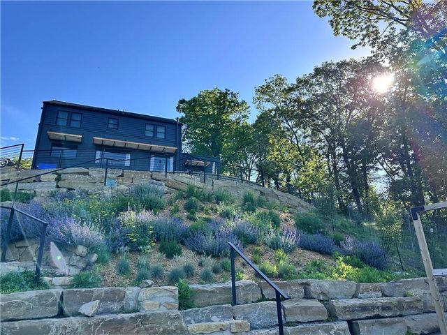 3718 N Briarcliff Road, Kansas City, MO 64116