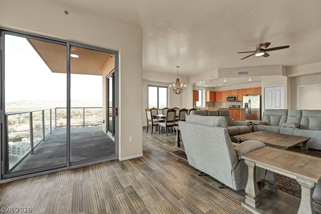 8255 Las Vegas Boulevard 2013, Las Vegas, NV 89123