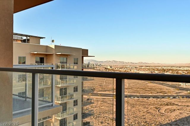 8255 Las Vegas Boulevard 2013, Las Vegas, NV 89123