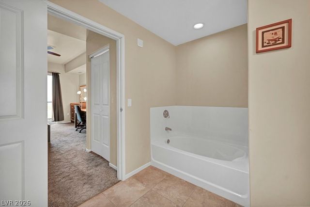 8255 Las Vegas Boulevard 2013, Las Vegas, NV 89123