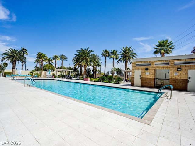 8255 Las Vegas Boulevard 2013, Las Vegas, NV 89123