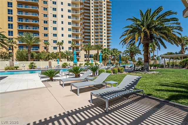 8255 Las Vegas Boulevard 2013, Las Vegas, NV 89123