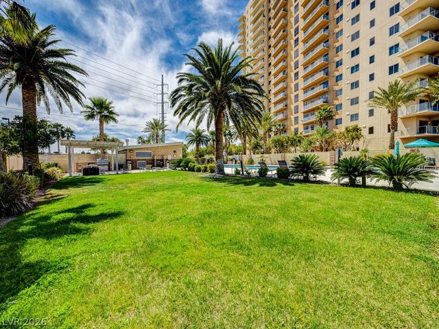 8255 Las Vegas Boulevard 2013, Las Vegas, NV 89123