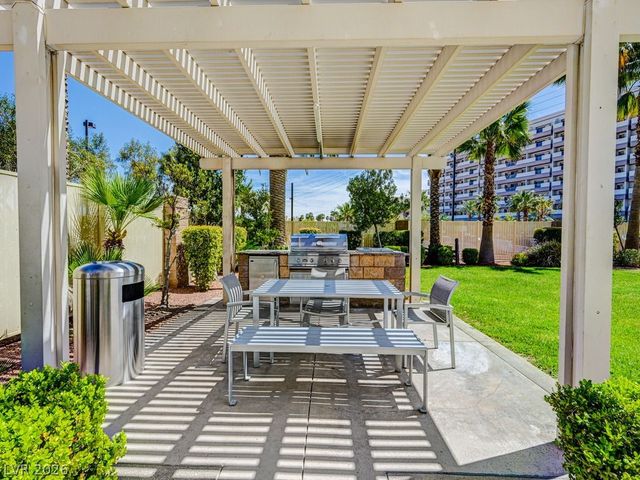 8255 Las Vegas Boulevard 2013, Las Vegas, NV 89123