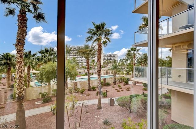 8255 Las Vegas Boulevard 2013, Las Vegas, NV 89123