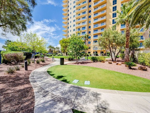 8255 Las Vegas Boulevard 2013, Las Vegas, NV 89123