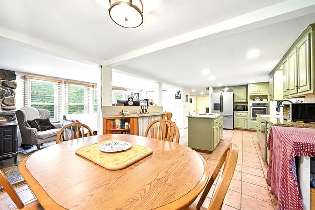 23 Westboro Rd, Upton, MA 01568