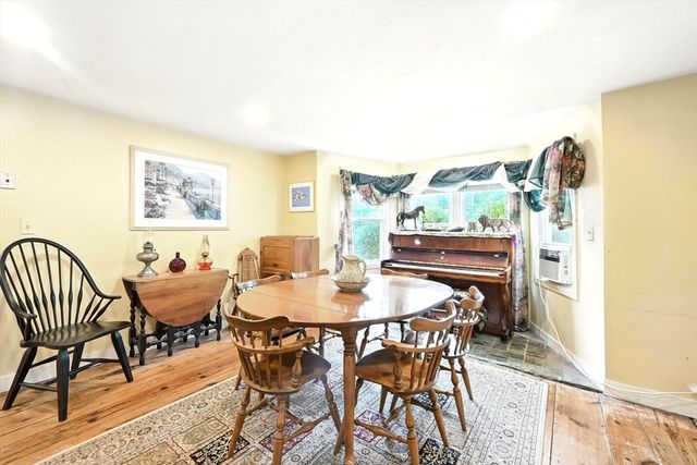 23 Westboro Rd, Upton, MA 01568