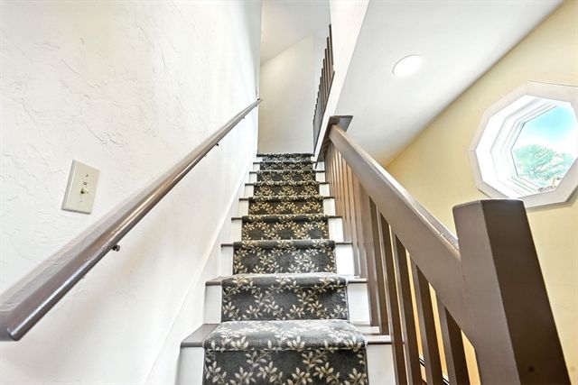23 Westboro Rd, Upton, MA 01568