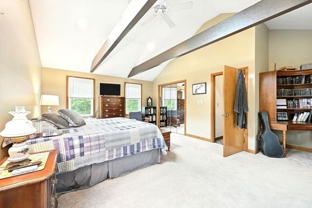 23 Westboro Rd, Upton, MA 01568