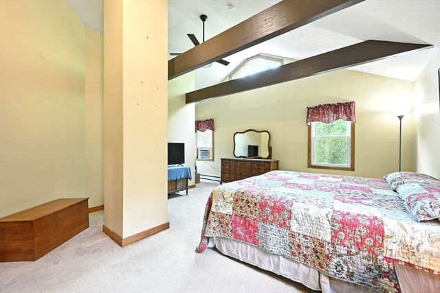 23 Westboro Rd, Upton, MA 01568