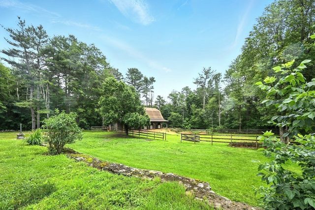 23 Westboro Rd, Upton, MA 01568