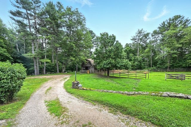 23 Westboro Rd, Upton, MA 01568