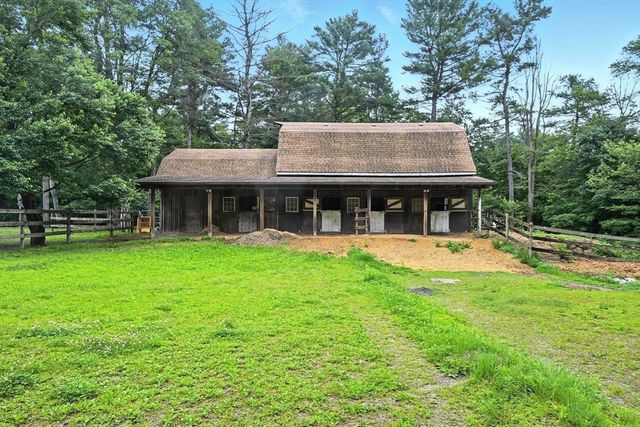 23 Westboro Rd, Upton, MA 01568