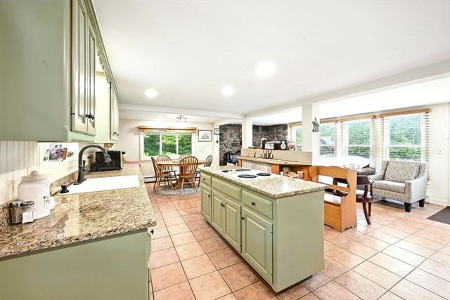 23 Westboro Rd, Upton, MA 01568