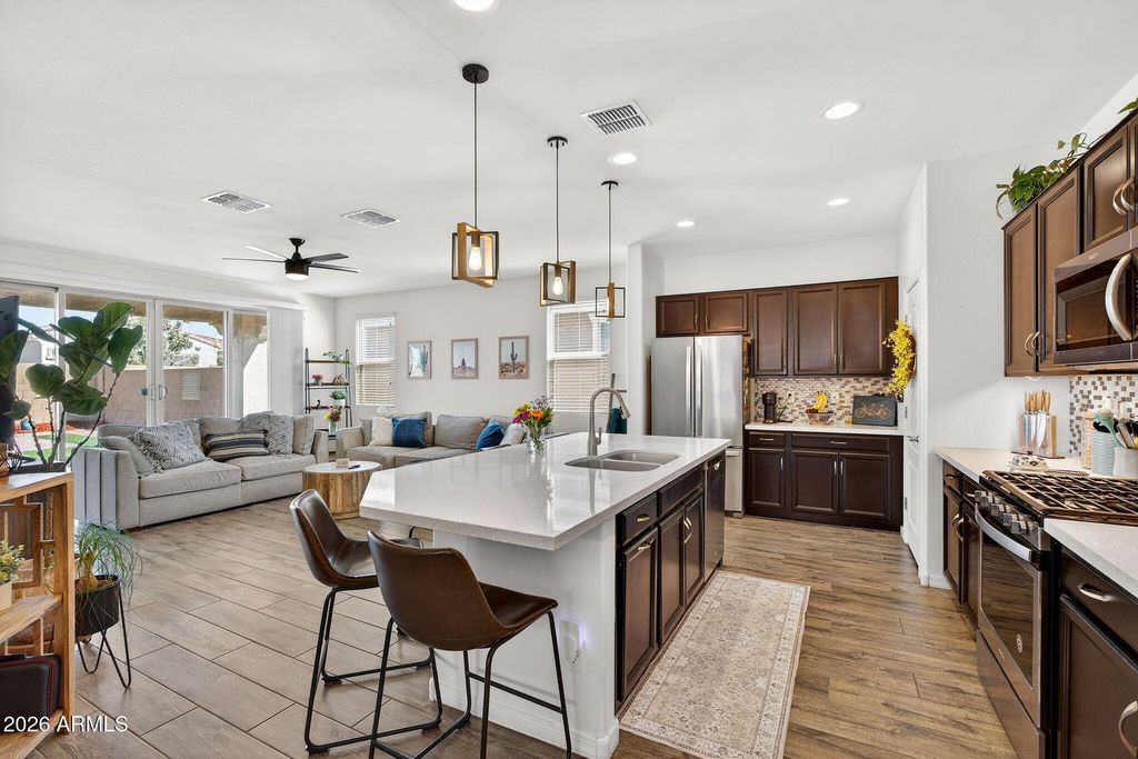 9440 W WILLOW BEND Lane, Phoenix, AZ 85037