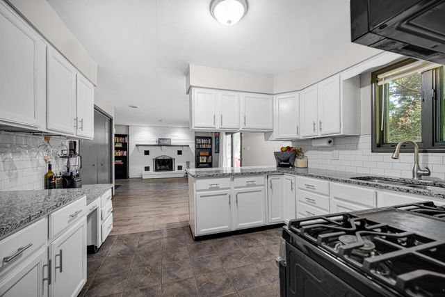 280 Mckinley Avenue, Hobart, IN 46342