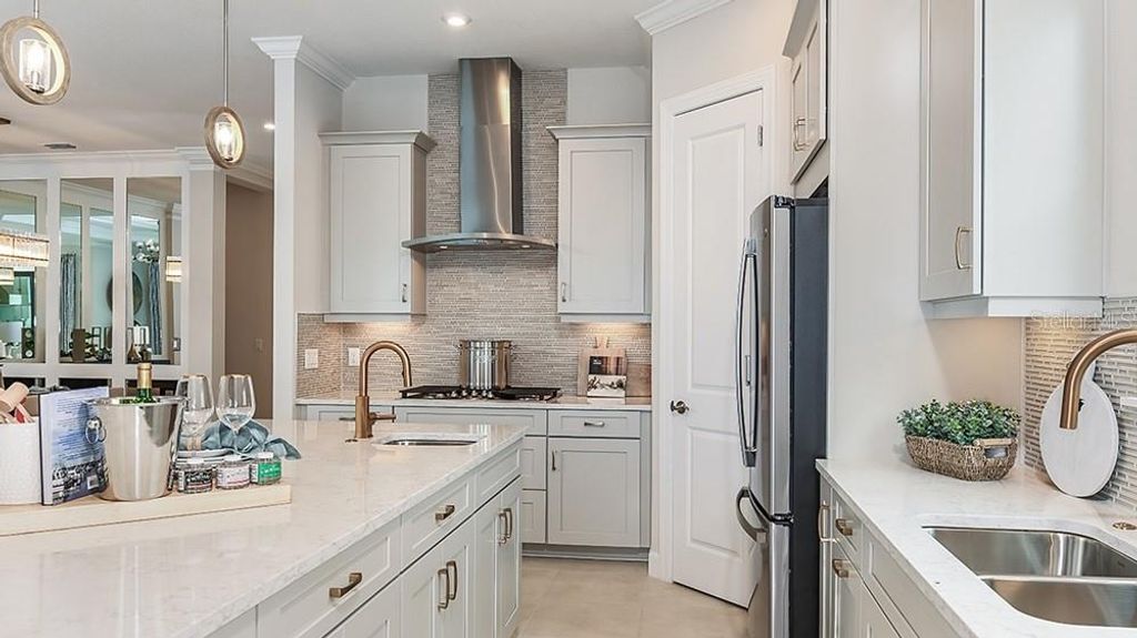 Image 5 of property listing at 3214 ALBA CIRCLE, Bradenton, FL 34211