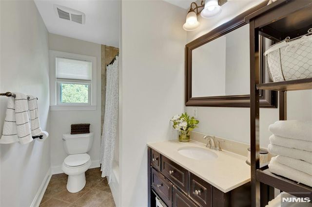 84 S Central Avenue, Ramsey, NJ 07446