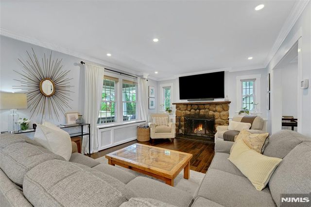 84 S Central Avenue, Ramsey, NJ 07446