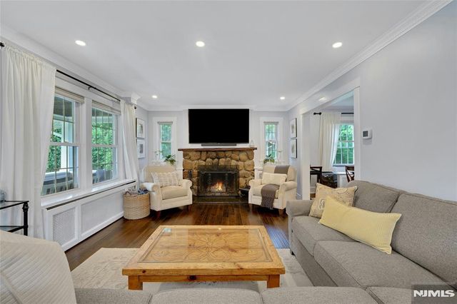 84 S Central Avenue, Ramsey, NJ 07446
