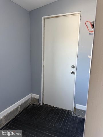 2332 N LAMBERT ST, Philadelphia, PA 19132