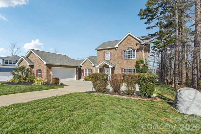 9484 Riviera Drive, Sherrills Ford, NC 28673