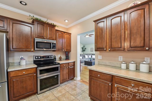 9484 Riviera Drive, Sherrills Ford, NC 28673