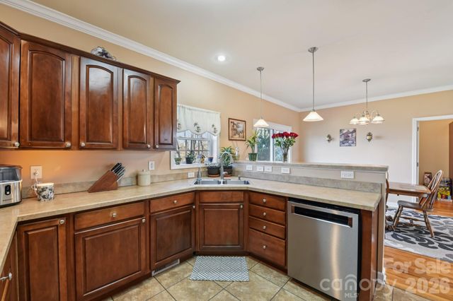 9484 Riviera Drive, Sherrills Ford, NC 28673