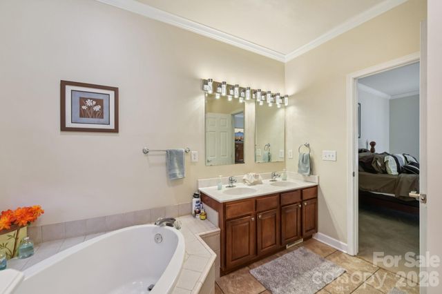 9484 Riviera Drive, Sherrills Ford, NC 28673