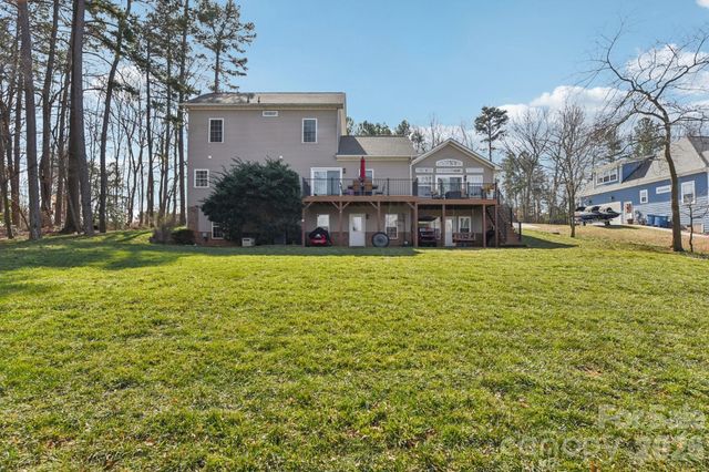 9484 Riviera Drive, Sherrills Ford, NC 28673