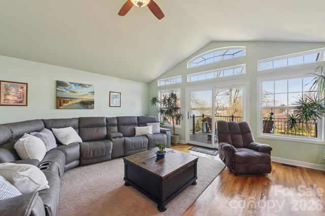 9484 Riviera Drive, Sherrills Ford, NC 28673