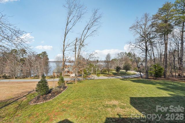 9484 Riviera Drive, Sherrills Ford, NC 28673