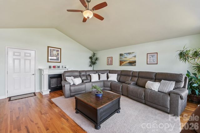 9484 Riviera Drive, Sherrills Ford, NC 28673