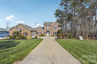 9484 Riviera Drive, Sherrills Ford, NC 28673