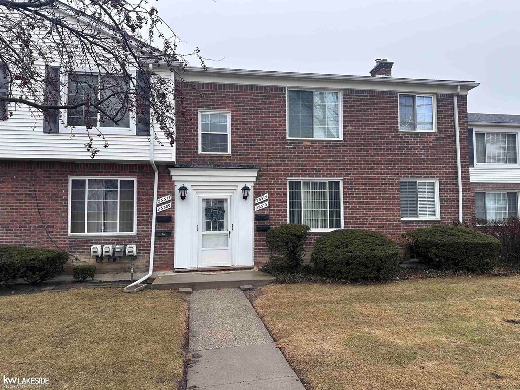 23313 Edsel Ford Court, St Clair Shores, MI 48080