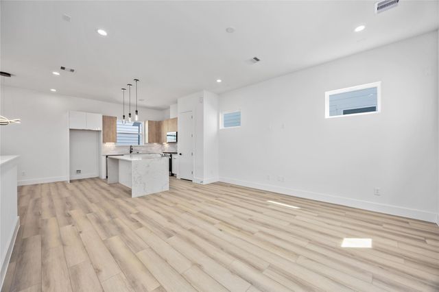 6735 Peerless Street A, Houston, TX 77021
