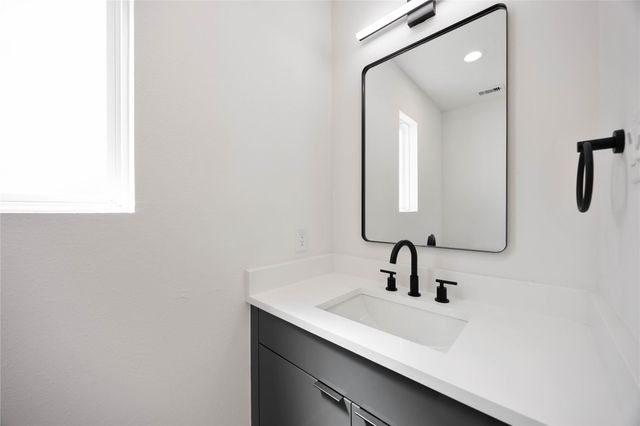 6735 Peerless Street A, Houston, TX 77021