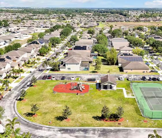 559 CADIZ LOOP, Davenport, FL 33837