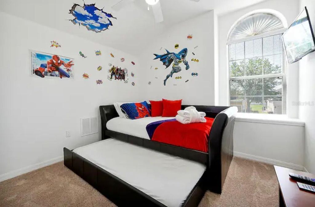 Image 13 of property listing at 559 CADIZ LOOP, Davenport, FL 33837